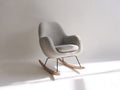 Fauteuil à bascule-Tissu bouclé-Bois-Métal-78x92x98 cm-Gris clair-Style contemporain